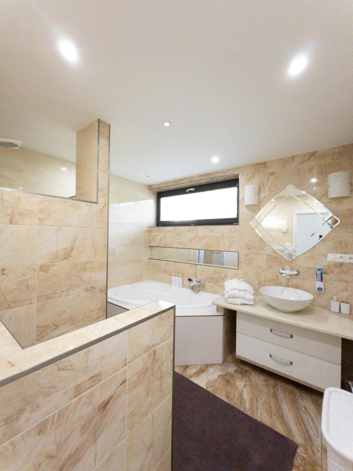 Apartman Navrchu 布雷兹诺 外观 照片